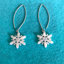 Load image into Gallery viewer, Pearl Acetate snowflake set