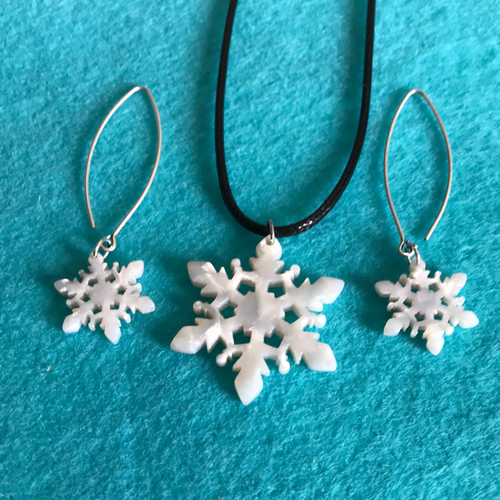 Pearl Acetate snowflake set